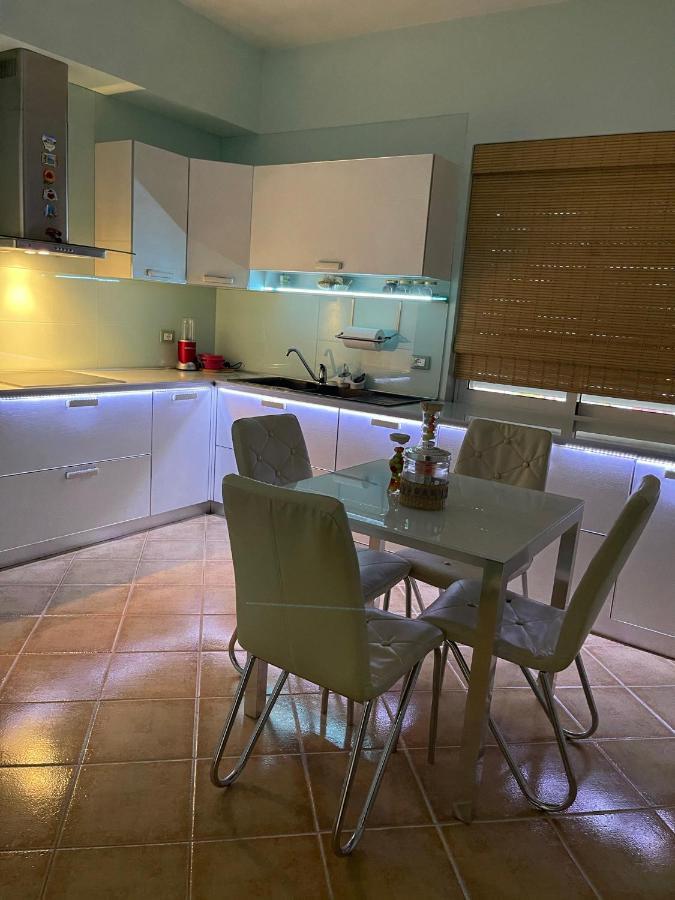 Sunkissed Centre Apartment Vlore Ngoại thất bức ảnh