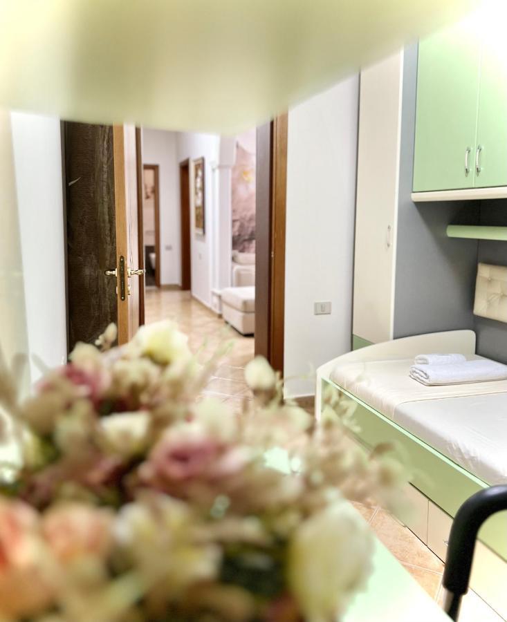 Sunkissed Centre Apartment Vlore Ngoại thất bức ảnh