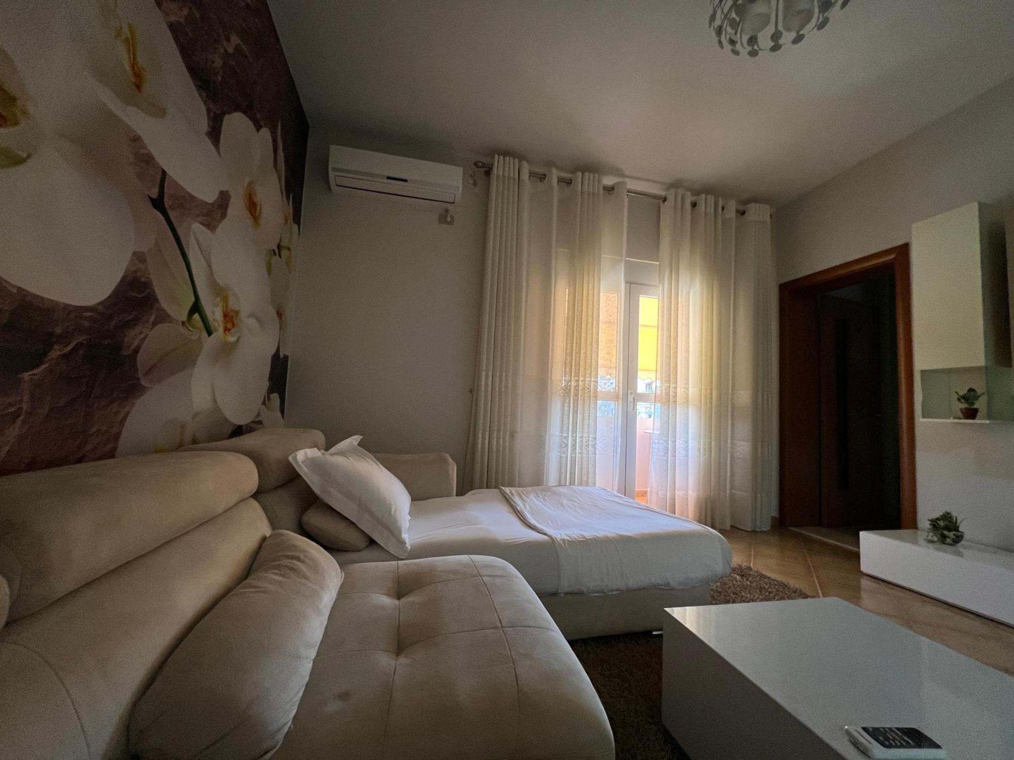 Sunkissed Centre Apartment Vlore Ngoại thất bức ảnh
